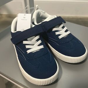 Brand: Carters — Toddler Boy Size:10 —Color: Blue/white